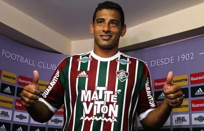O jogador atuou nas categorias de base do clube e também na equipe principal 