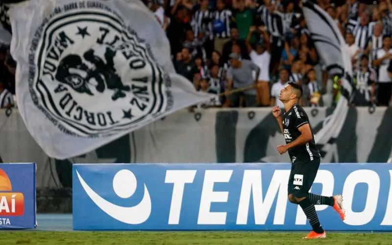 Gol da partida foi feito pelo camisa 7 Diego Souza