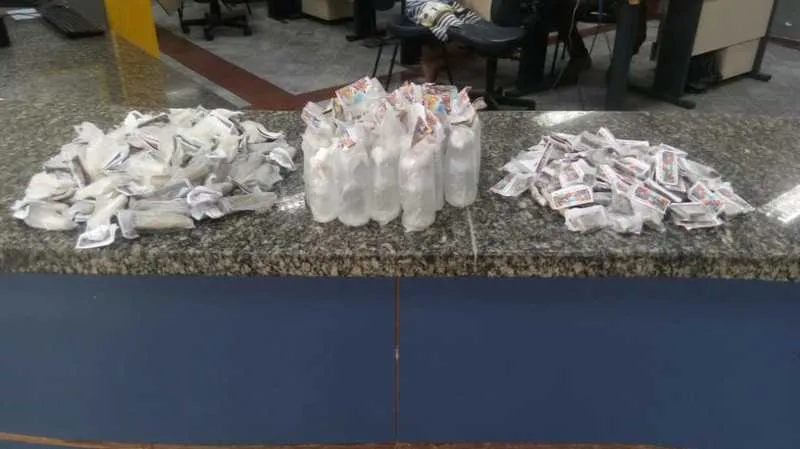 Imagem ilustrativa da imagem Traficantes são presos em operação na Comunidade do Lodial