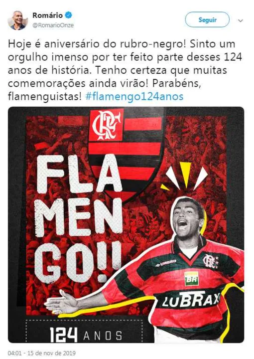 Jogadores comemoram os 124 anos do time