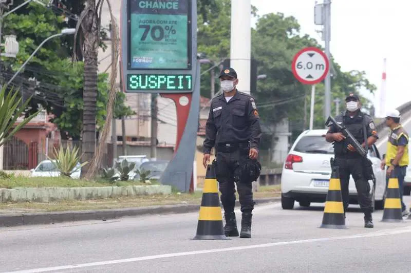 Policiais militares que estão na linha de frente já começaram a sentir o impacto de estarem nas ruas
