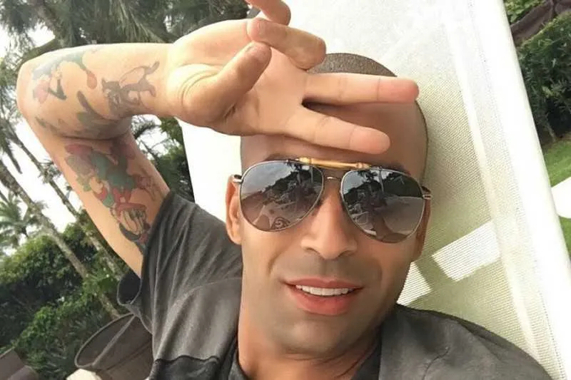 Jogador Emerson Sheik é processado por empresário 