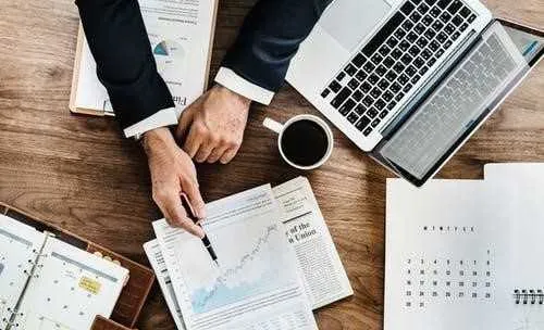 Com ele, é possível funcionar como uma pessoa jurídica, com um Cadastro próprio (CNPJ), emissão de nota fiscal, possibilidade de acesso a empréstimos e outros direitos e deveres