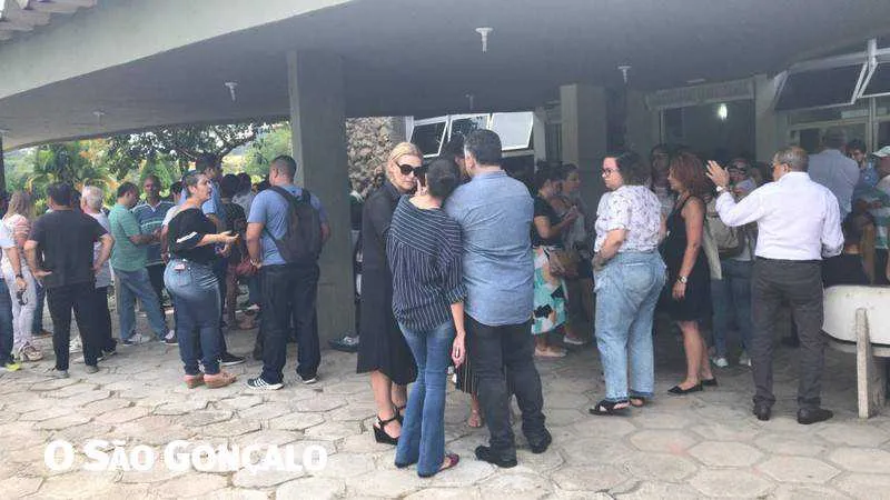 Mais de 100 pessoas acompanharam o cortejo