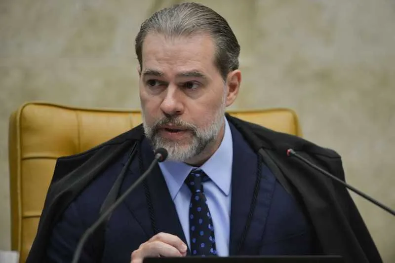 Imagem ilustrativa da imagem Toffoli equipara teto salarial de universidades federal e estadual