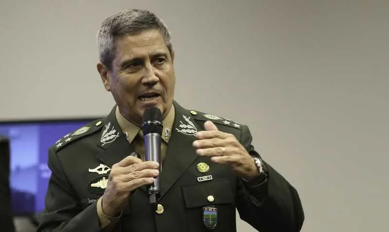O general Braga Netto tornou-se uma pessoa conhecida por ocasião da sua intervenção no Rio de Janeiro, na questão de segurança pública