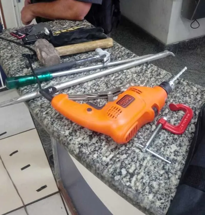 A PM montou um cerco no local para capturar os suspeitos