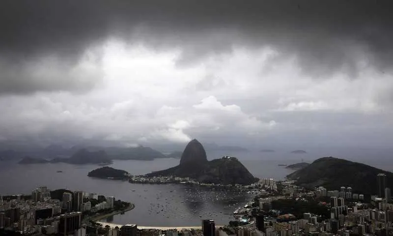 Em São Gonçalo, Niterói e na capital do Rio há chance de pancadas de chuva 