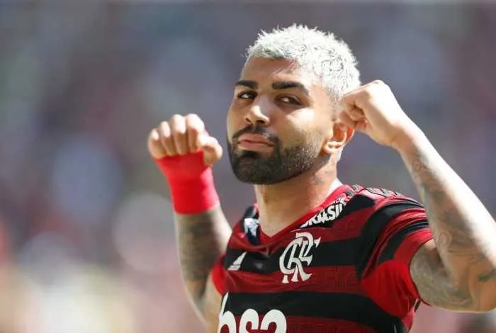 Demora na definição do atacante é o principal motivo