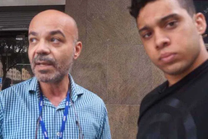 O youtuber questionou o coronel sobre relações com o C.V enquanto saía da Alerj