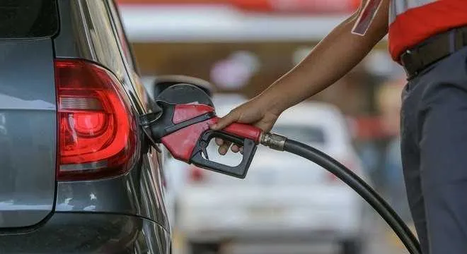 Imagem ilustrativa da imagem Na primeira quinzena de março, Sudeste registra gasolina mais cara do país, diz pesquisa