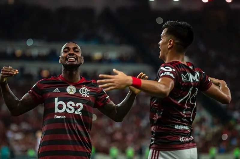 Gérson ficou no banco para Diego