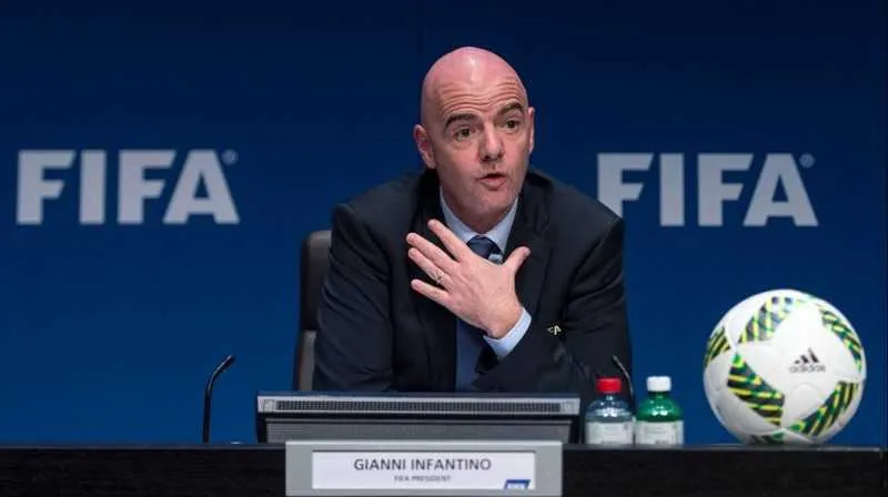 Gianni falou sobre isso em uma conferência em Budapeste
