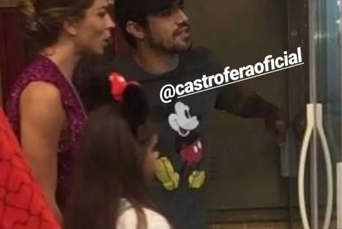 O casal foi visto junto andando em um shopping no Rio de Janeiro 