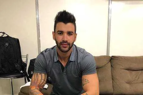 Gusttavo Lima passou mal durante show e foi diagnosticado com Salmonella