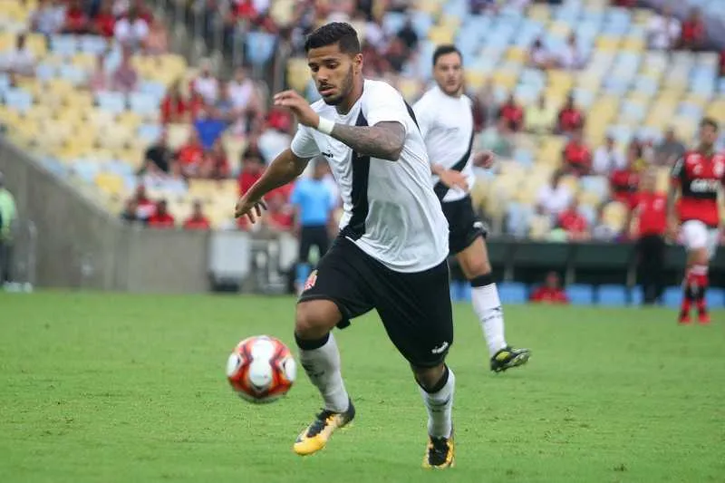 Henrique foi substituído no jogo do Vasco contra o Fluminense 
