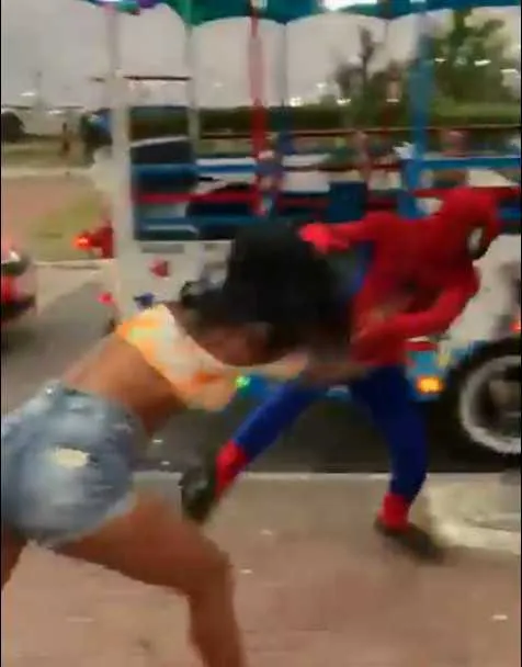 De acordo com testemunhas, o personagem teria começado a confusão