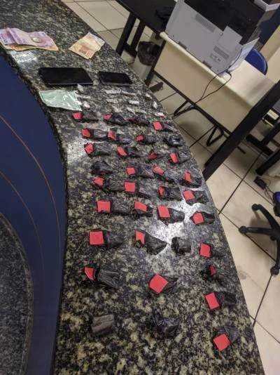 Ele estava com 70 cápsulas de cocaína