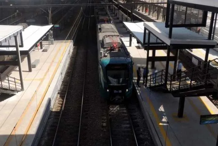 Caso aconteceu às 7h da manhã, na altura da estação Deodoro