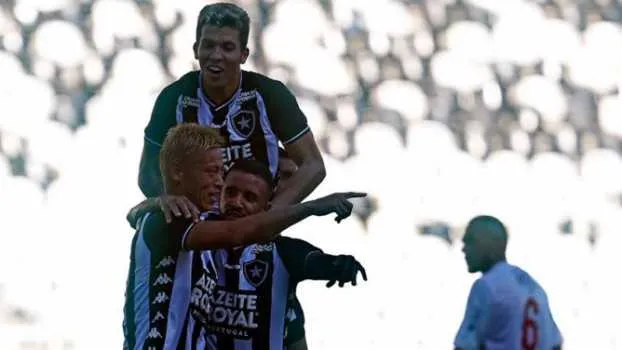 Gol de pênalti foi marcado pelo japonês que veio como reforço para a temporada
