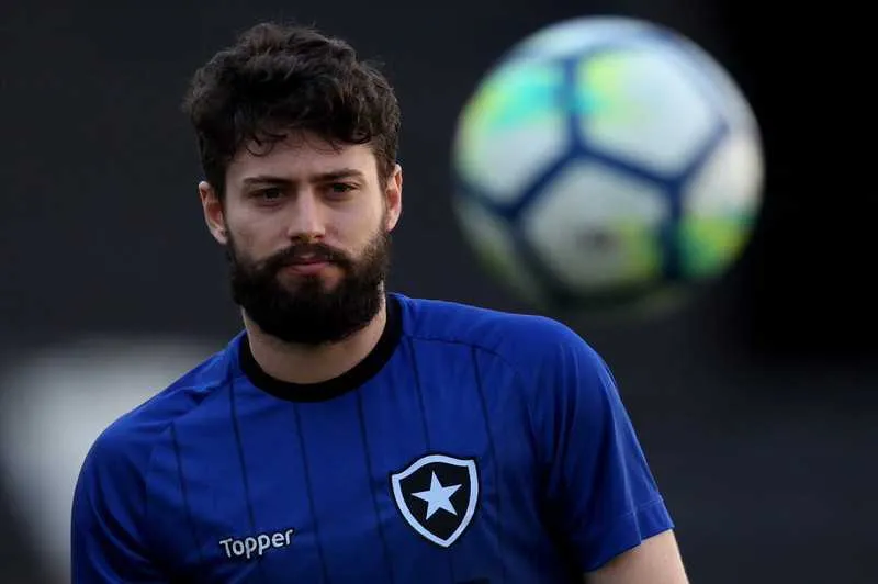 Além do time turco, outros dois clubes estadunidenses estariam interessados no volante