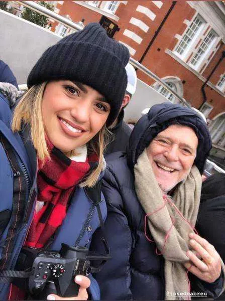 Carol Gunter e José de Abreu estão curtindo dias românticos em Londres