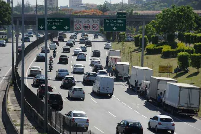 Após quatro dias de paralisação, Linha Amarela volta a cobrar pedágio no sentido Barra.