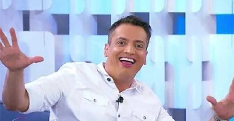 Léo Dias manda mensagem para diretor do Big Brother e pede para trabalhar no programa
