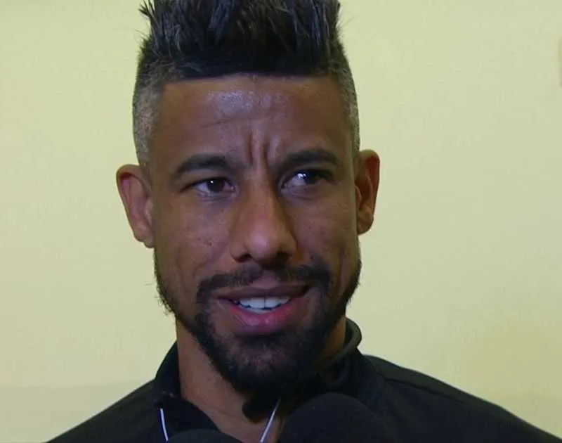 Léo Moura, ex-flamengo, revelou que sua irmã está aplicando golpes usando o seu nome