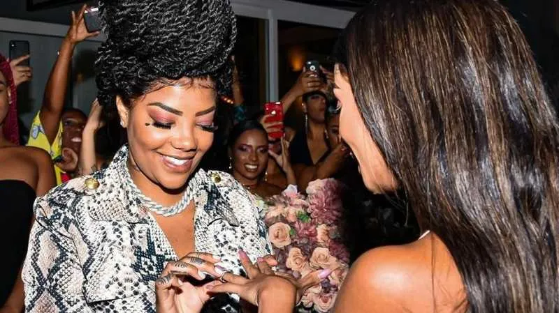 Ludmilla e Brunna se casaram na casa de funkeira no Rio de Janeiro 
