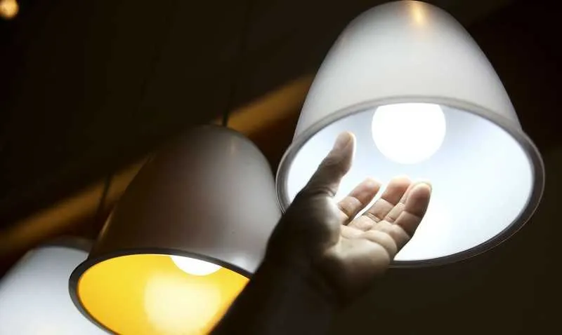 A partir de hoje, distribuidoras não poderão cortar luz do consumid
