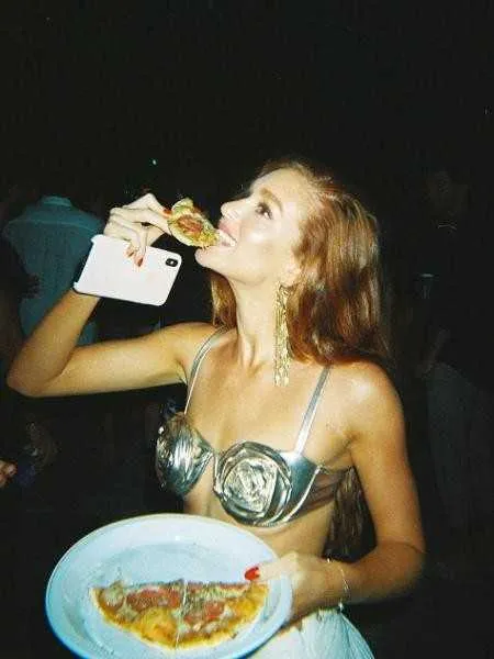 A atriz está curtindo momento de lazer com seu marido Alexandre Negrão 