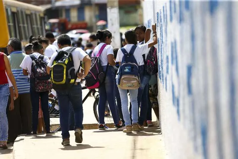 Imagem ilustrativa da imagem MEC quer ampliar ensino integral aos anos finais do ensino fundamental