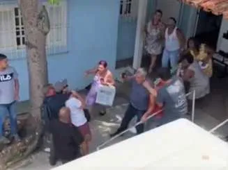 O homem aparentava estar muito nervoso e alterado