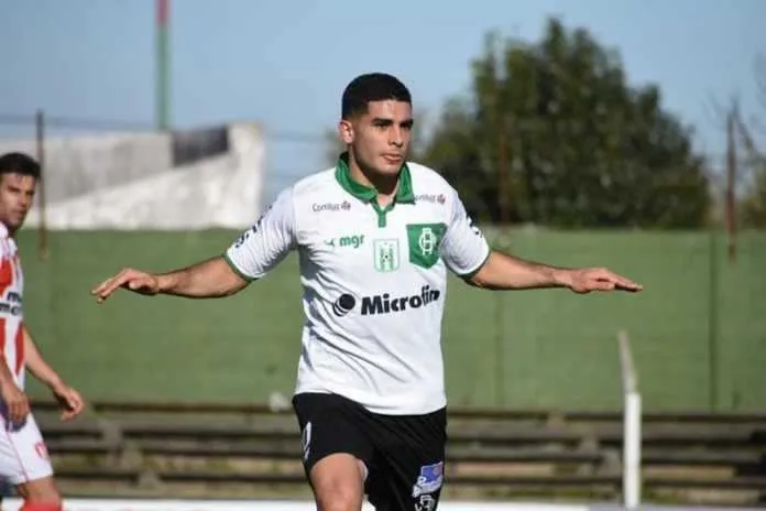 O Tricolor quer comprar cerca de 50% dos direitos do jogador 
