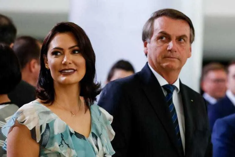 Imagem ilustrativa da imagem Michelle Bolsonaro tem alta de hospital e retorna ao Palácio da Alvorada