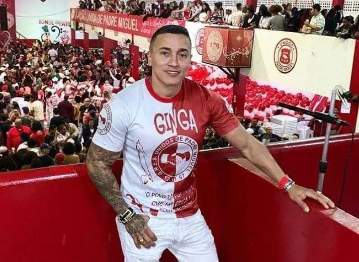 O crime aconteceu quando o homem passava de carro pela Rua Juiz Aderbal de Oliveira
