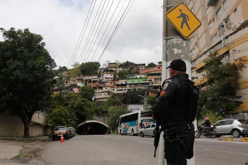 Ação acontece desde as primeiras horas da manhã