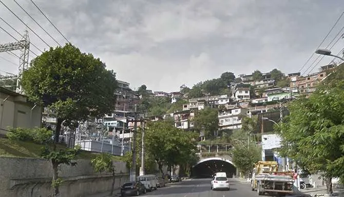 Imagem ilustrativa da imagem PM faz operação no Morro do Cavalão, em Niterói