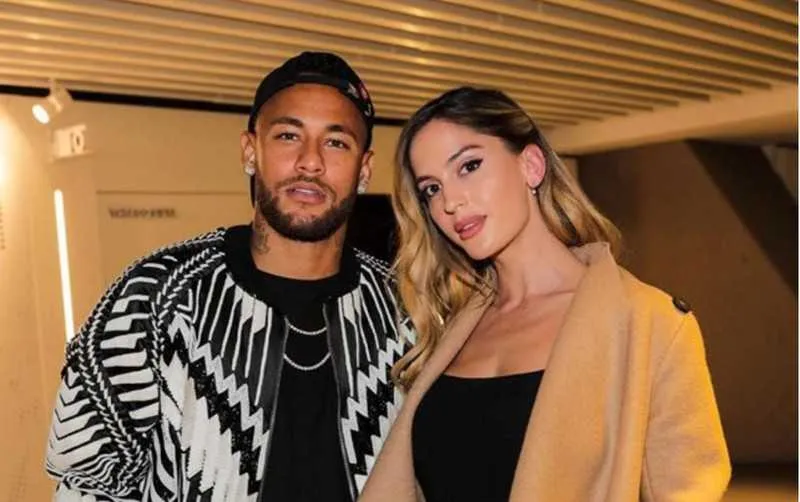 A modelo é ex-namorada do cantor Maluma 