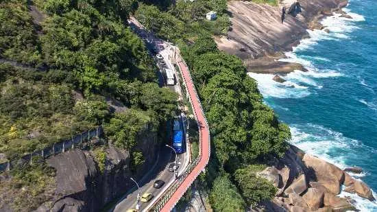 Prefeito Crivella reabriu na manhã deste sábado (7) a Avenida Niemeyer