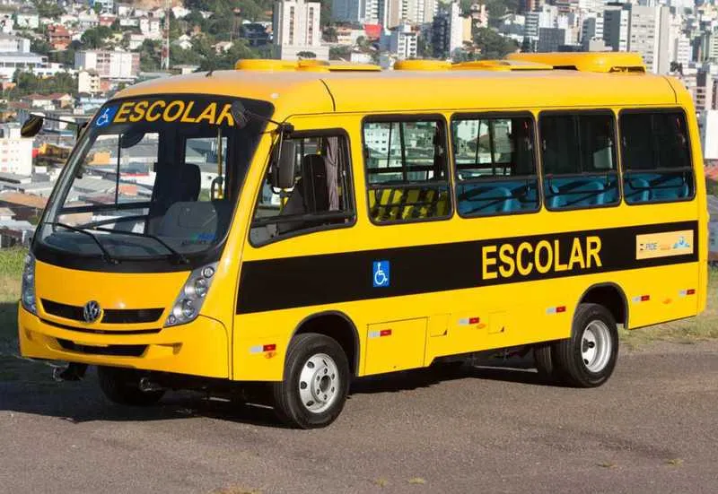 Imagem ilustrativa da imagem MEC viabiliza compra de 6,2 mil novos ônibus escolares