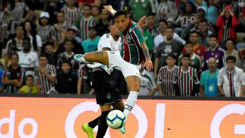 Orinho se machucou no primeiro tempo do último jogo do Fluminense e foi substituído 