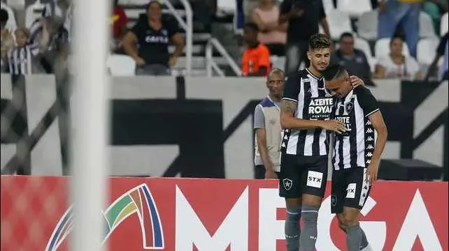 Um dos destaques da partida foi o atacante Pedro Raul