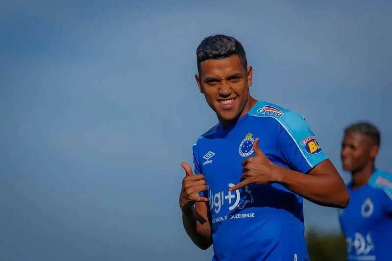 Pedro Rocha tem 25 anos e jogou pelo Cruzeiro no Brasileirão deste ano