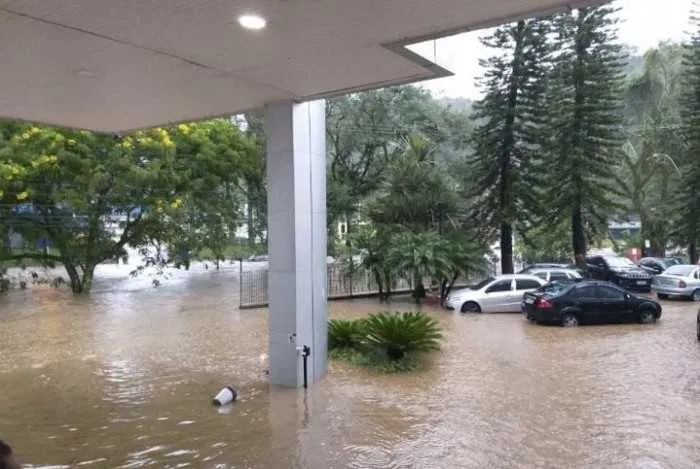 Recepção do Hospital Santa Tereza depois do temporal