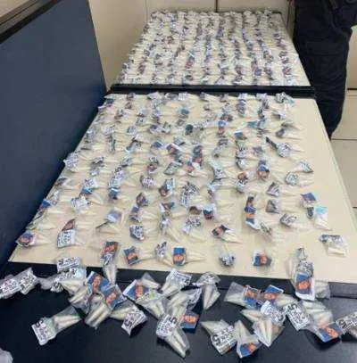 Com ele, foram apreendidos 780 pinos de cocaína