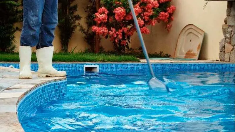 Imagem ilustrativa da imagem Emprego: vaga para tratador de piscina em aberto