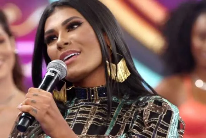 MC Pocah se apresentou no programa Domingão do Faustão no último domingo (1)