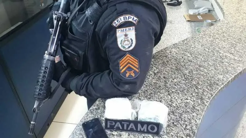 Policiais apreenderam 1 quilo de maconha com jovem de 17 anos em Búzios 
